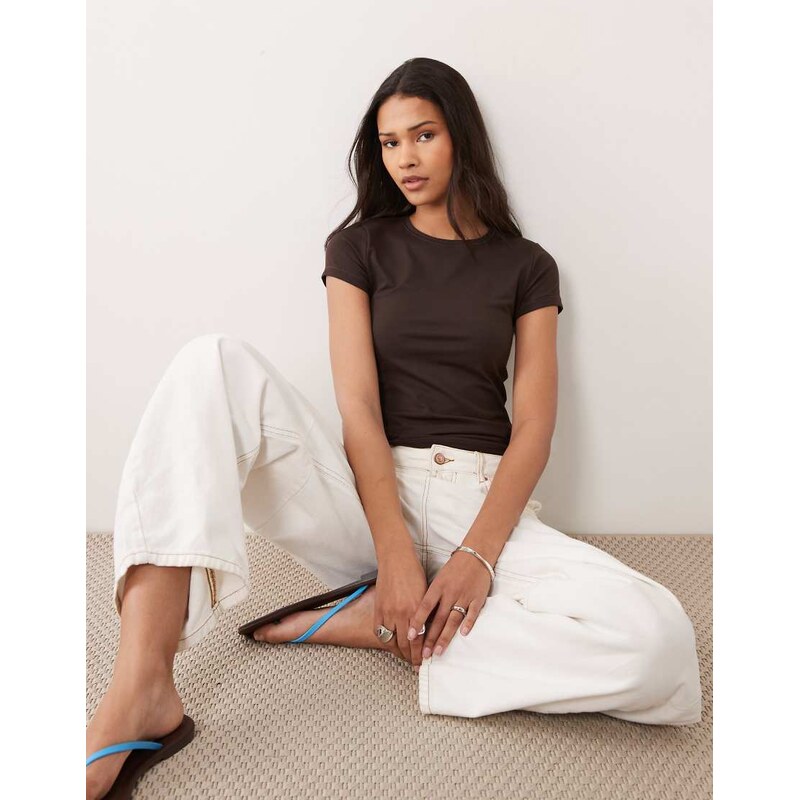 Supre sleek shay short sleeve top in brown bean