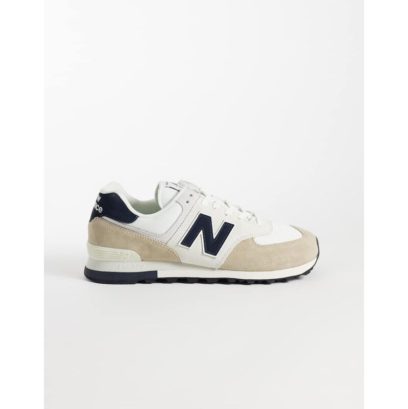 New Balance 574 trainers in beige and black-Neutral
