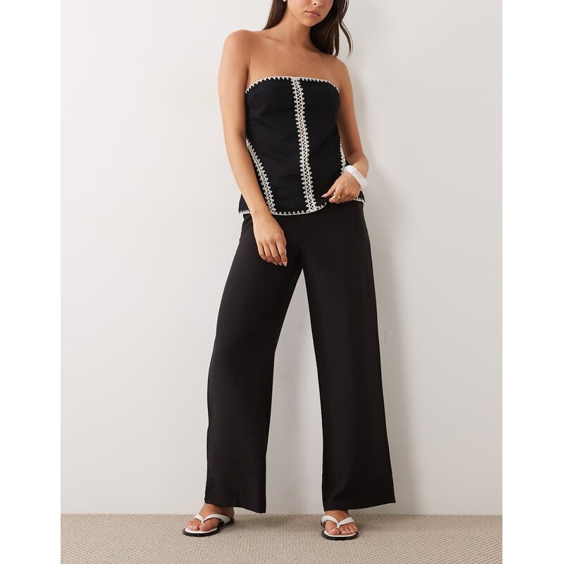 New Look wide leg woven trousers in black