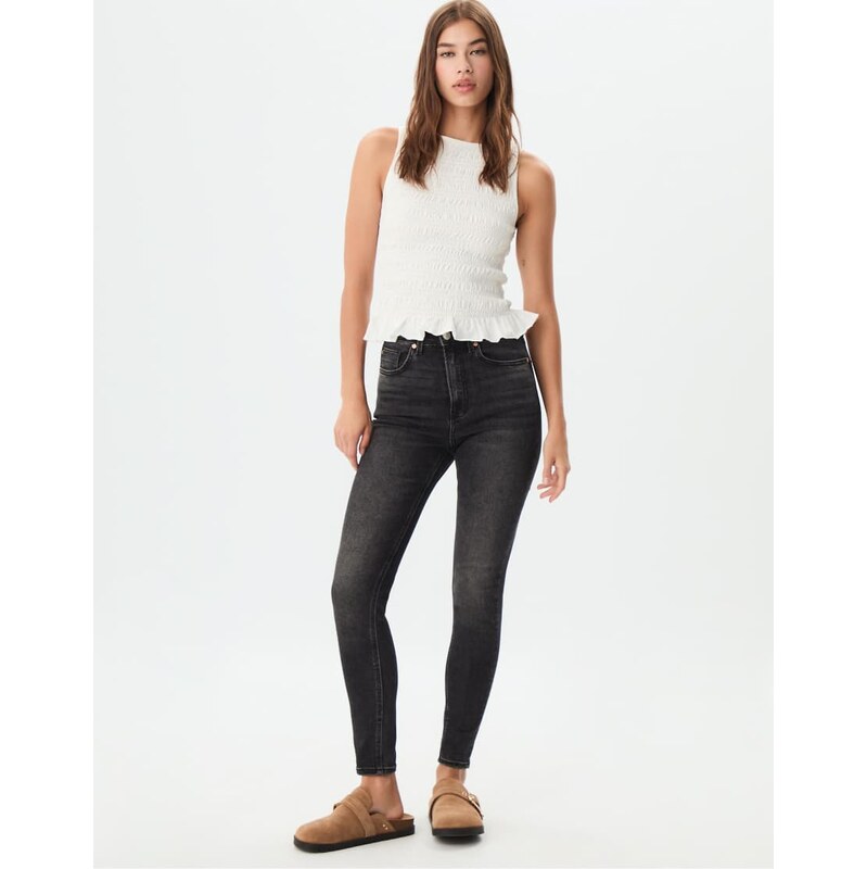 Stradivarius D09 super high-waist skinny jeans in black denim