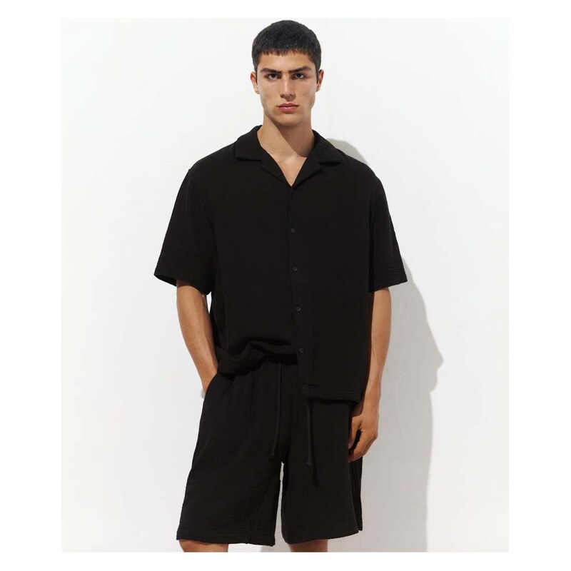 Pull&Bear Short sleeve crepe shirt in black