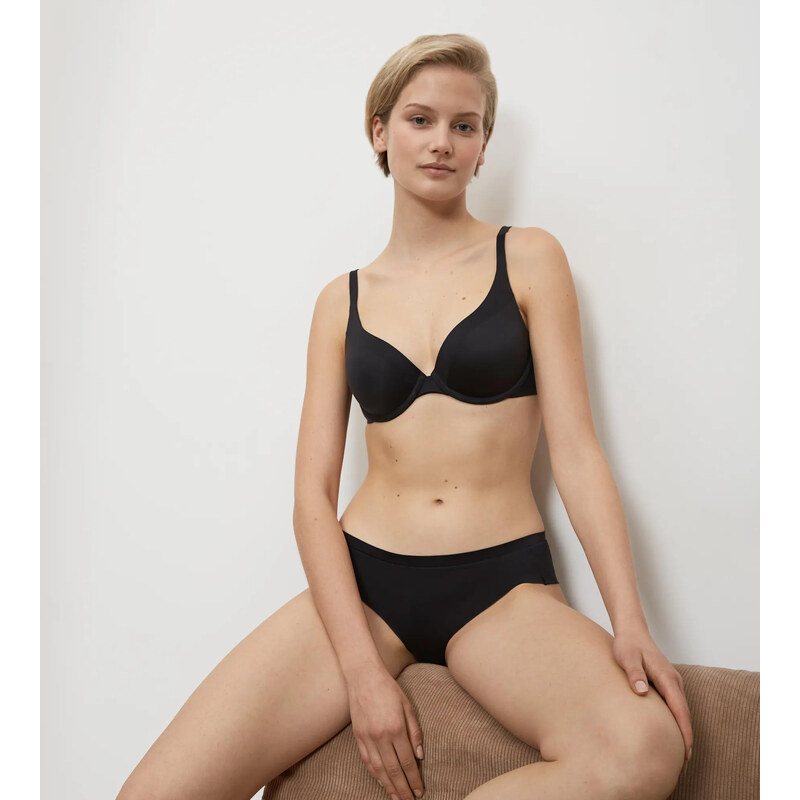 Triumph - Hipster Body Make-Up Soft Touch – neviditelný hebký
