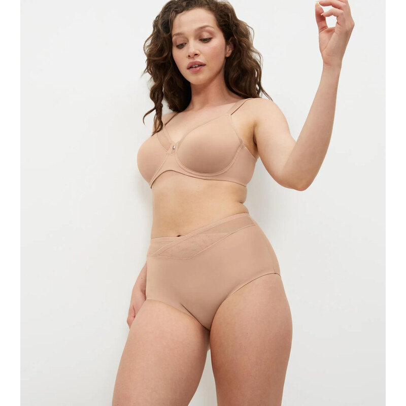 TRUE SHAPE SENSATION - Minimizer: zeštíhlující podprsenka o