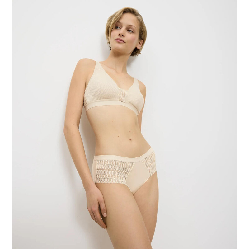 Triumph – AURA SPOTLIGHT: Kalhotky maxi s krajkovými vsadkami