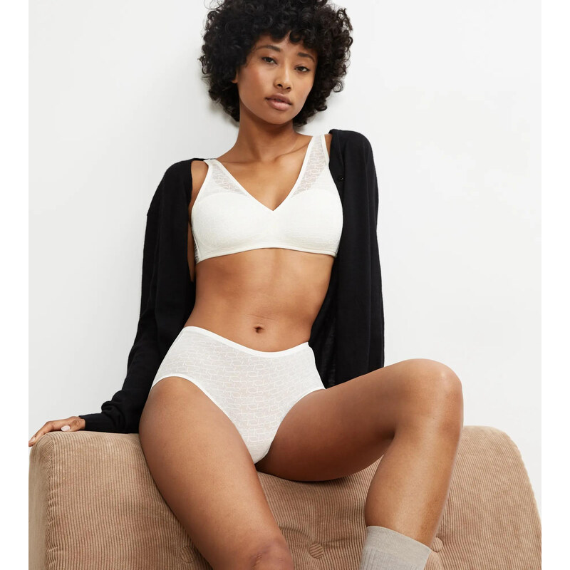 TRIUMPH Signature Sheer - Maxi kalhotky s lichotivým krajkovým