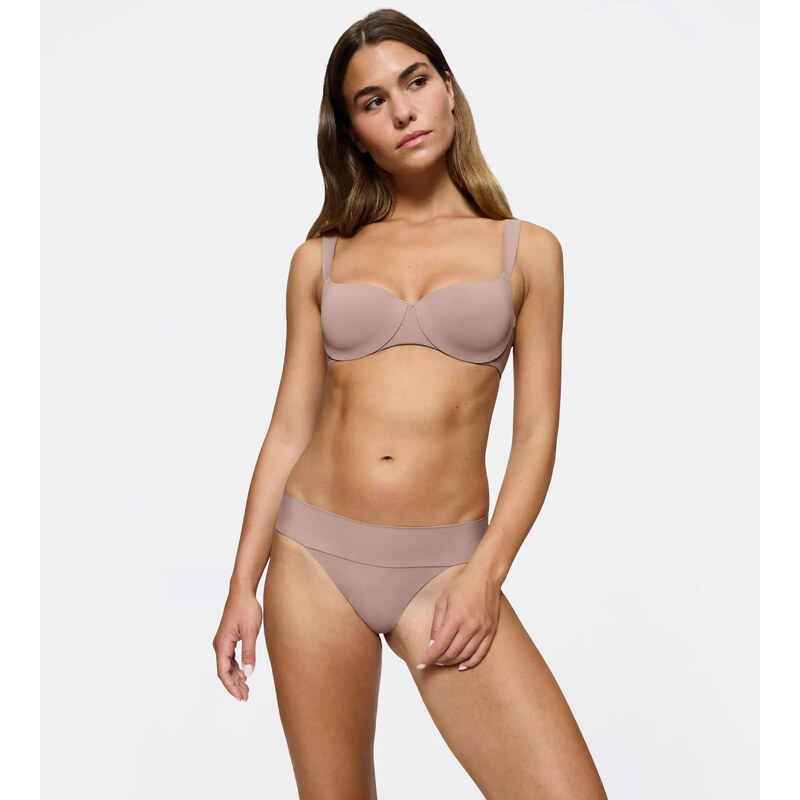 BODY MAKE-UP ILLUSION - String brazilky: neviditelné a
