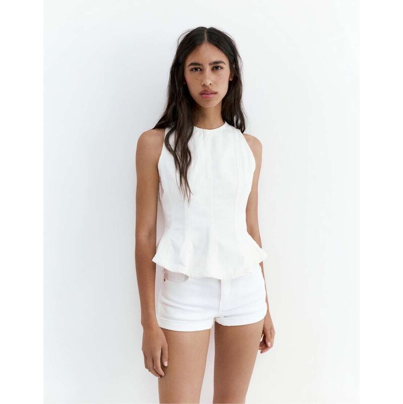 Pull&Bear Mid-waist denim shorts in white