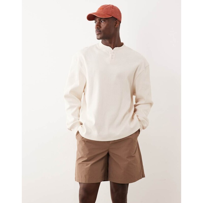 New Look pull on parachute short in brown