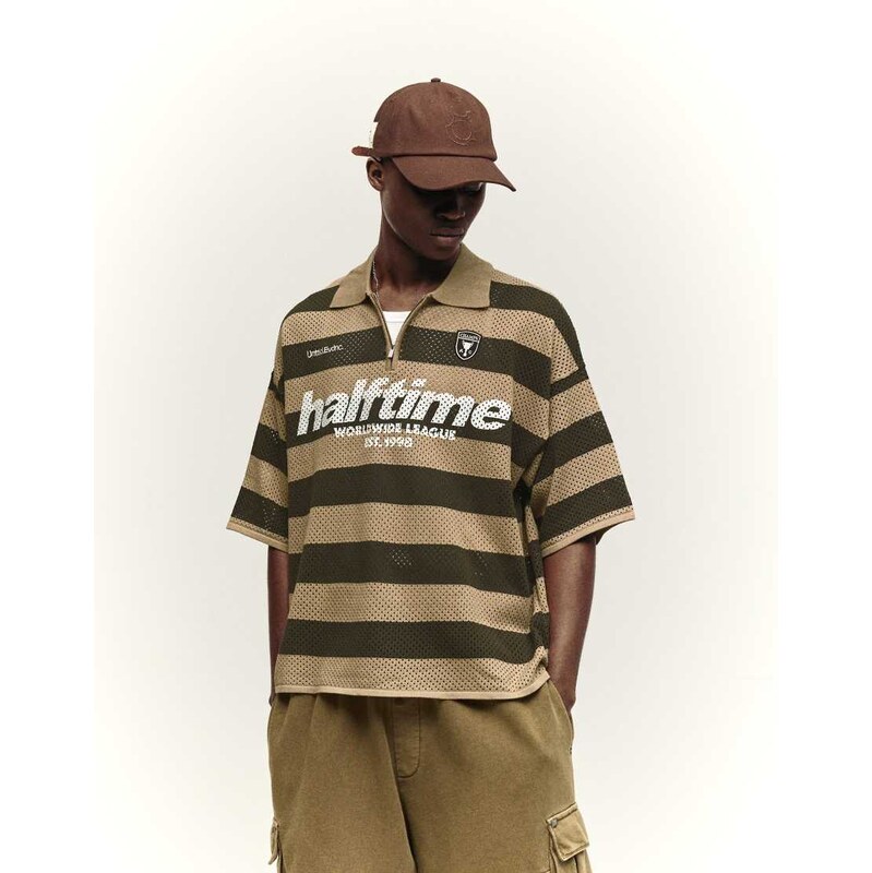 Bershka Short sleeve mesh zip polo shirt in khaki-Green