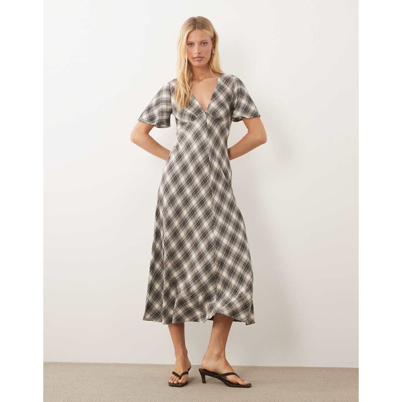 Nobodys Child Rowena v neck flutter sleeve brushed midi dress in
