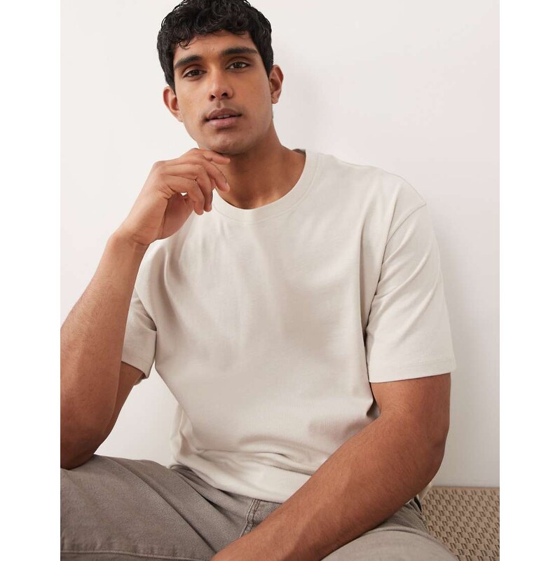 Jack & Jones essentials t-shirt in beige-Neutral