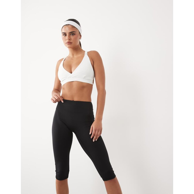 4505 soft touch low rise capri yoga legging in black