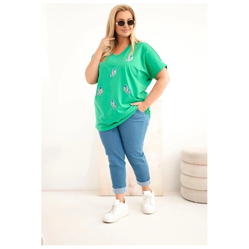 MladaModa Bavlněná oversize halenka s vyšívanými peříčky model