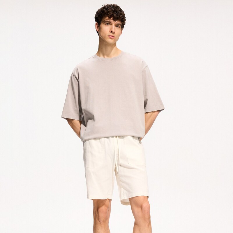 Reserved - Regular fit jogger šortky - krémová