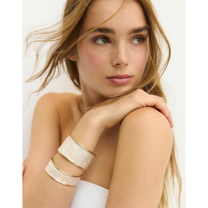 Stradivarius Set of 2 enamel bangles in ecru-White