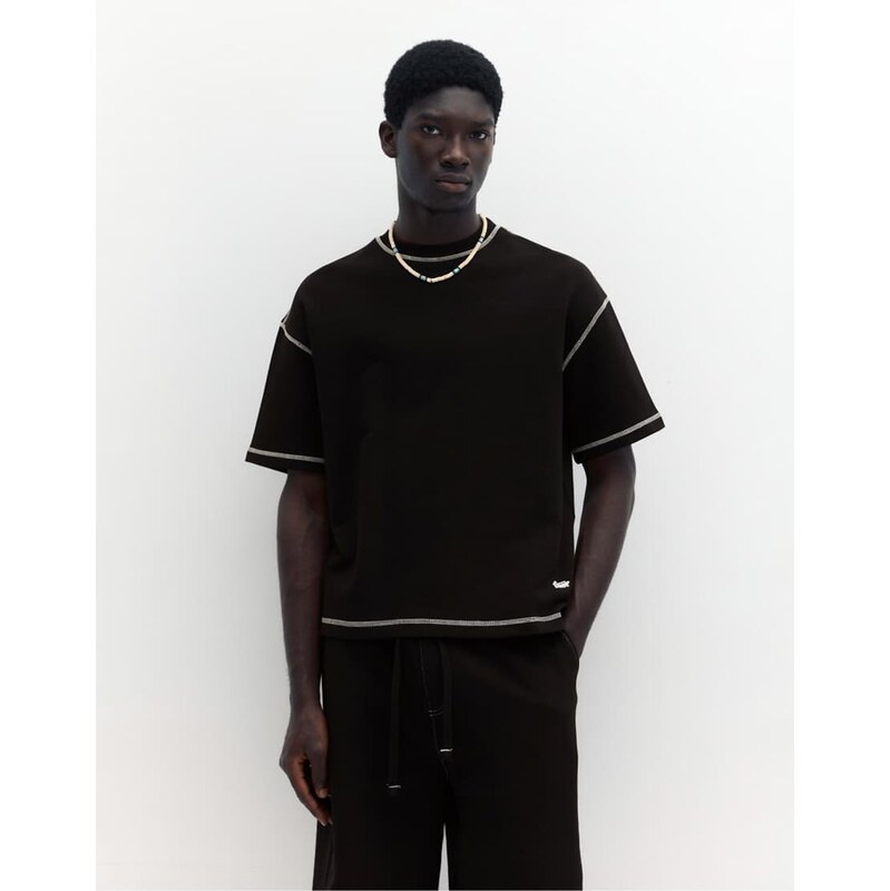 Pull&Bear Short sleeve stwd seam sweatshirt in black