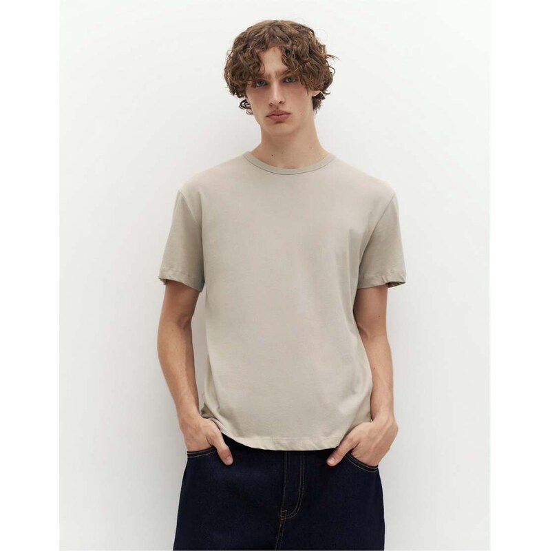 Pull&Bear Slim fit basic t-shirt in sand-Neutral