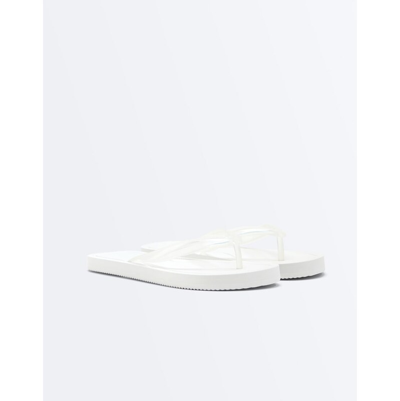 OYSHO Textured beach sandals in white