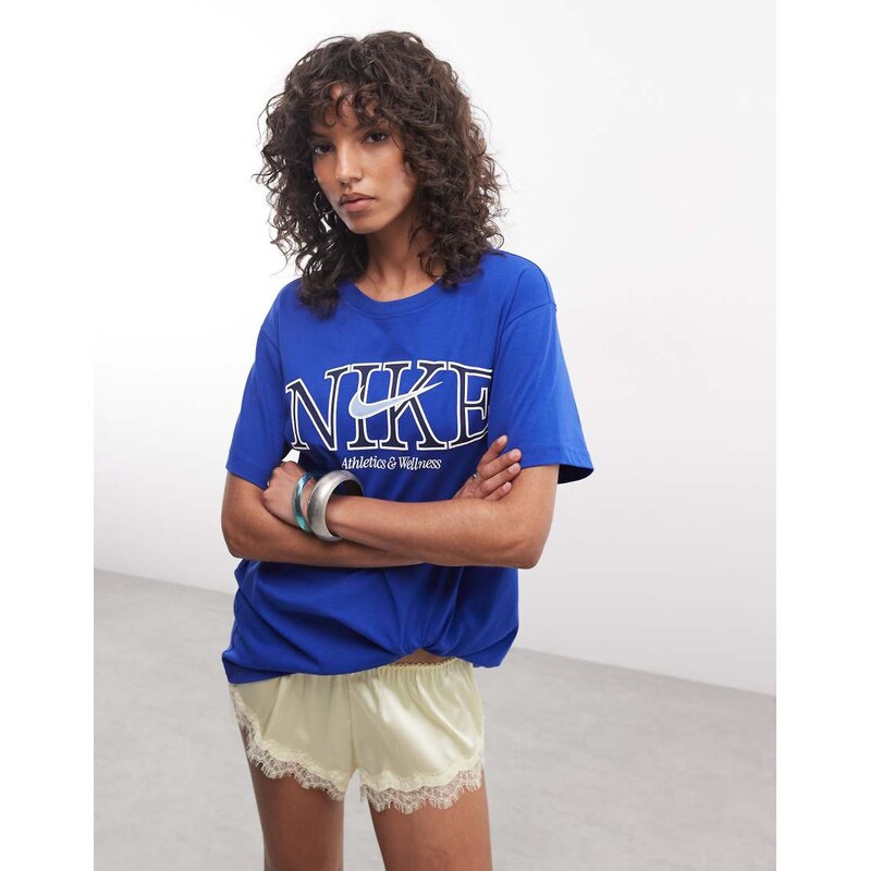 Nike Classic boyfriend fit t-shirt with graphic print in blue