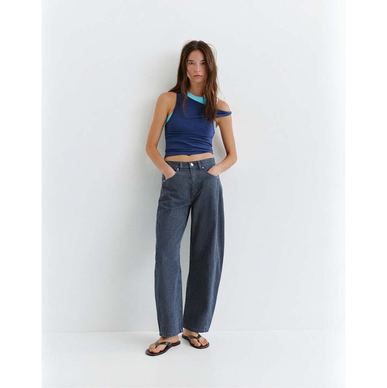 Pull&Bear Striped balloon jeans with seams in medium blue