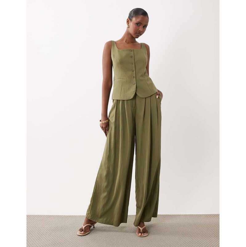 ASOS DESIGN Tailored floaty skinny waistband triple pleat