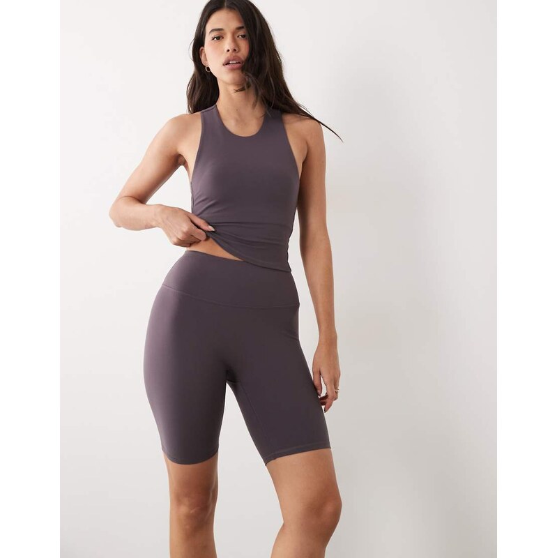 4505 Hourglass Icon soft touch high waist 8 inch legging short