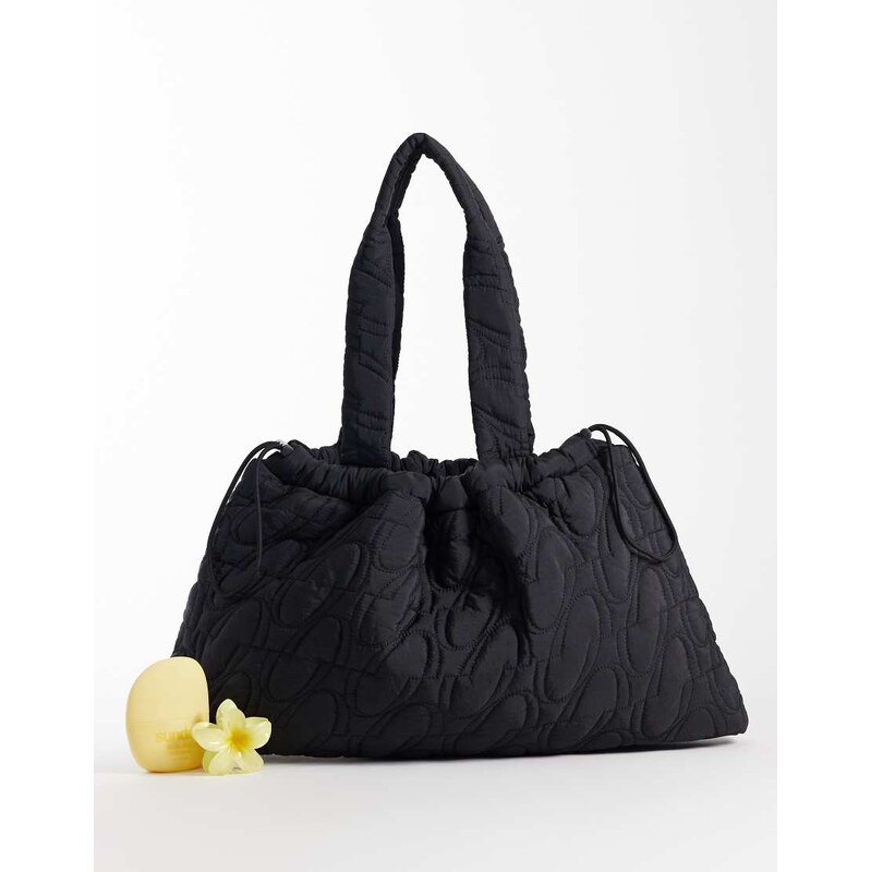 4505 woven logo quilted tote with adjustable toggle in black