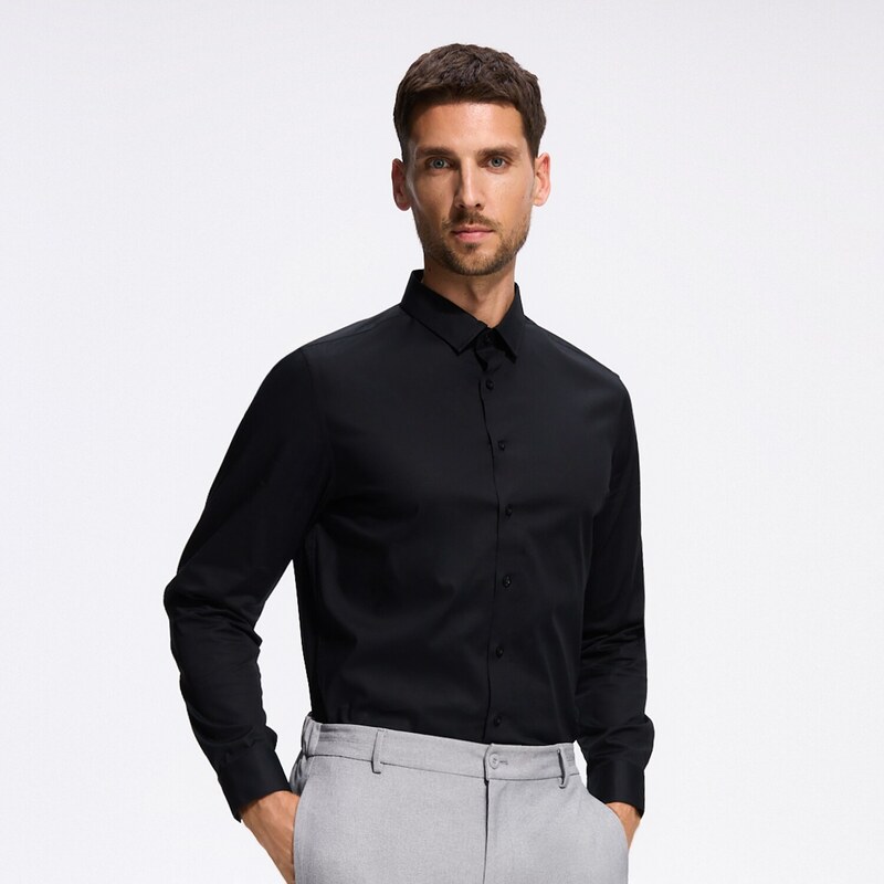 Reserved - Jednobarevná košile slim fit - černý