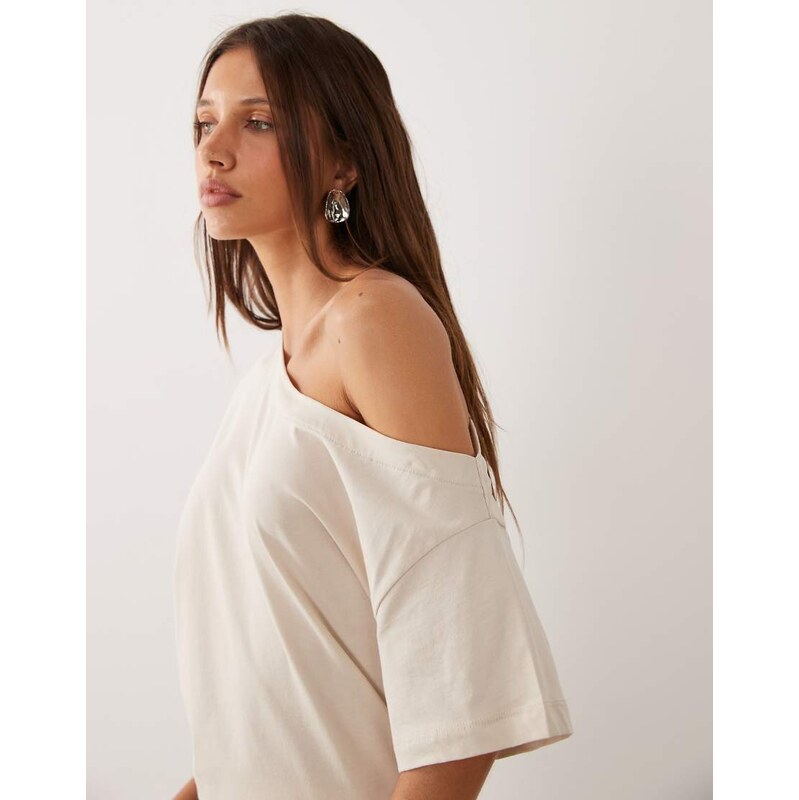 New Look off the shoulder tee in stone-Neutral