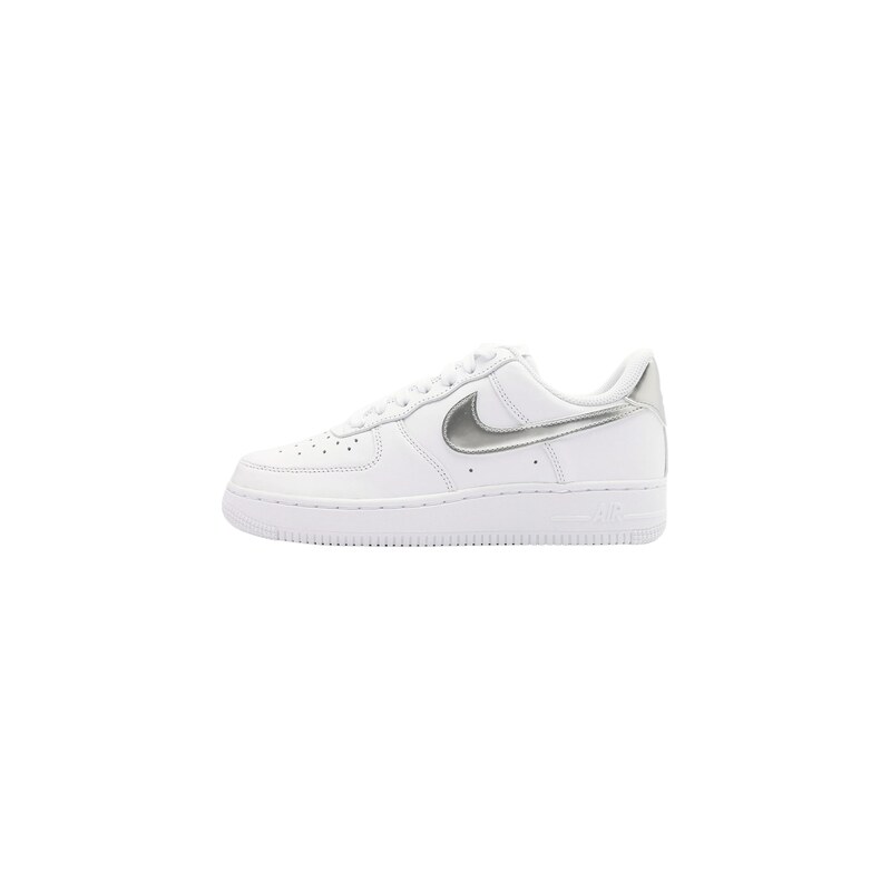 Nike Sportswear Tenisky Air Force 1 07 SE stříbrná / bílá