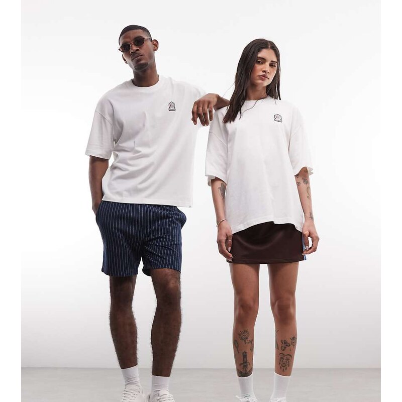 Reebok patch logo t-shirt in off-white - Exclusive to ASOS