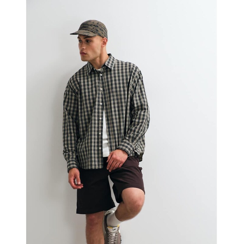 Carhartt WIP floyde shorts in brown