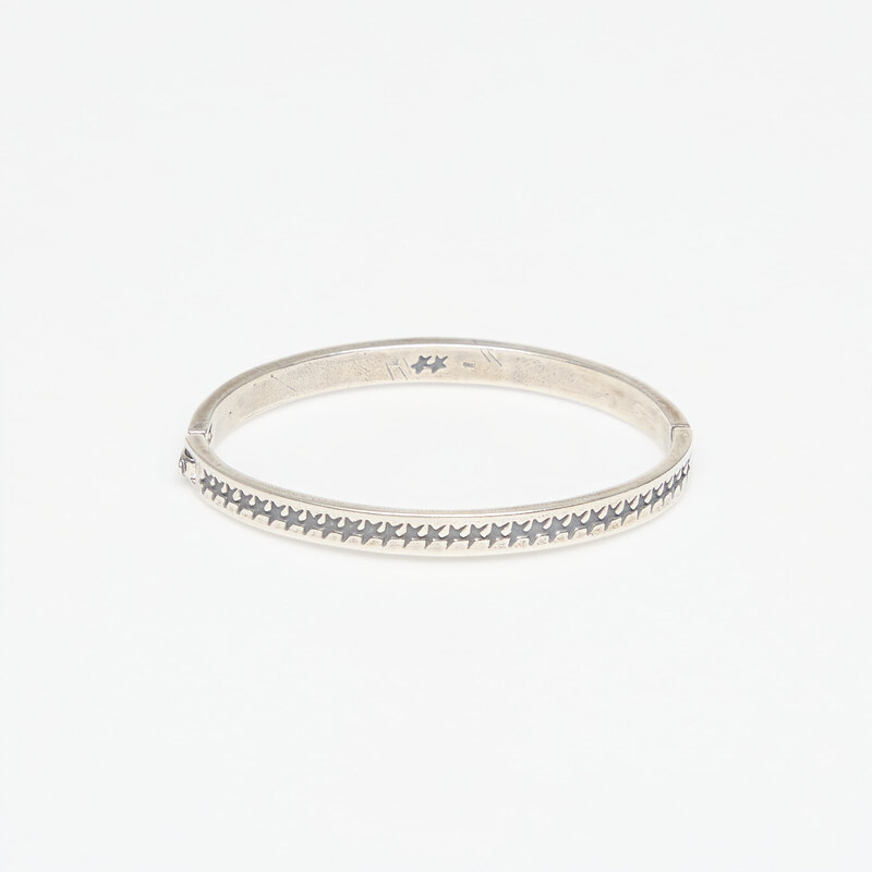 Náramek TwoJeys Icon Stars Closed Bangle Silver M