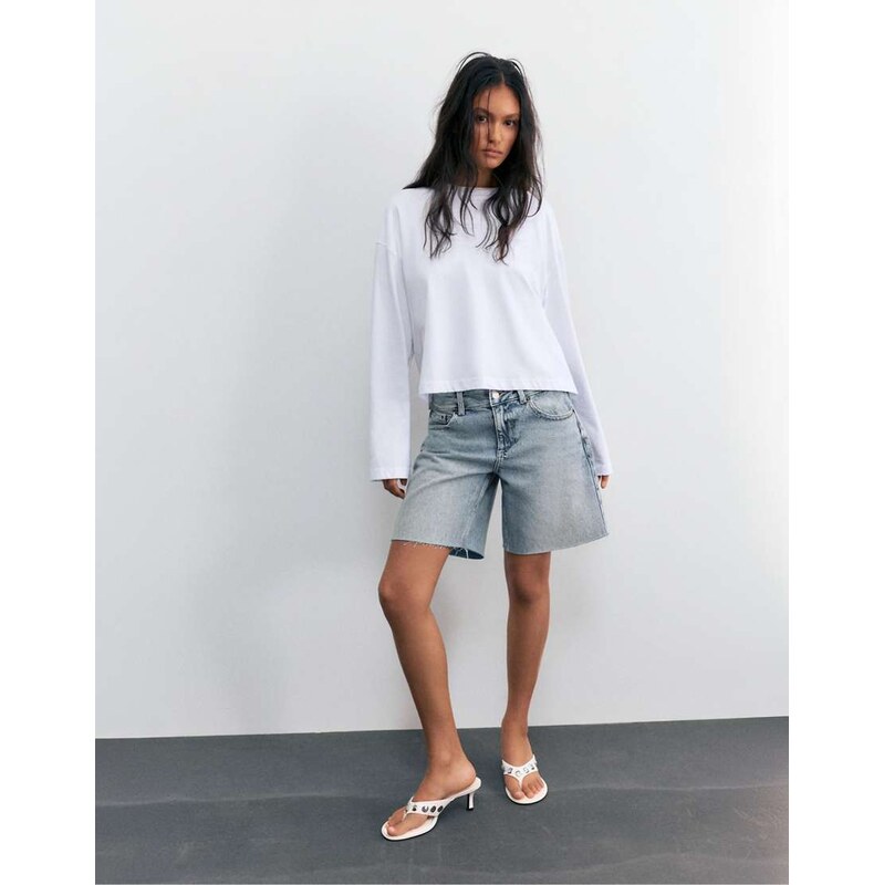 Pull&Bear Low-rise denim bermuda shorts in pale blue