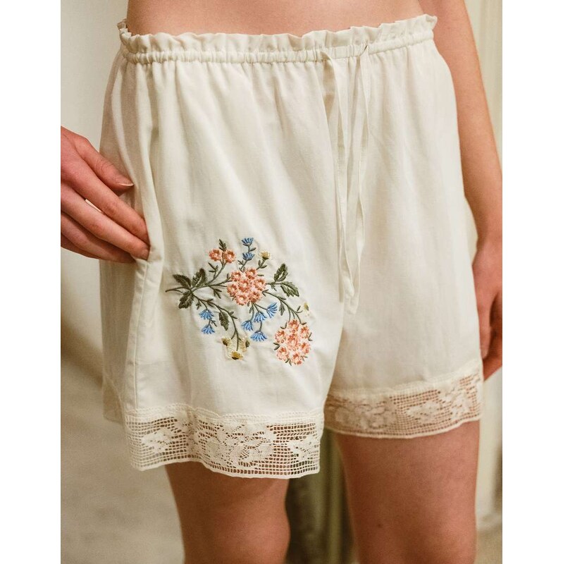 Muse Assembly Rae embroidered lace detail shorts-White