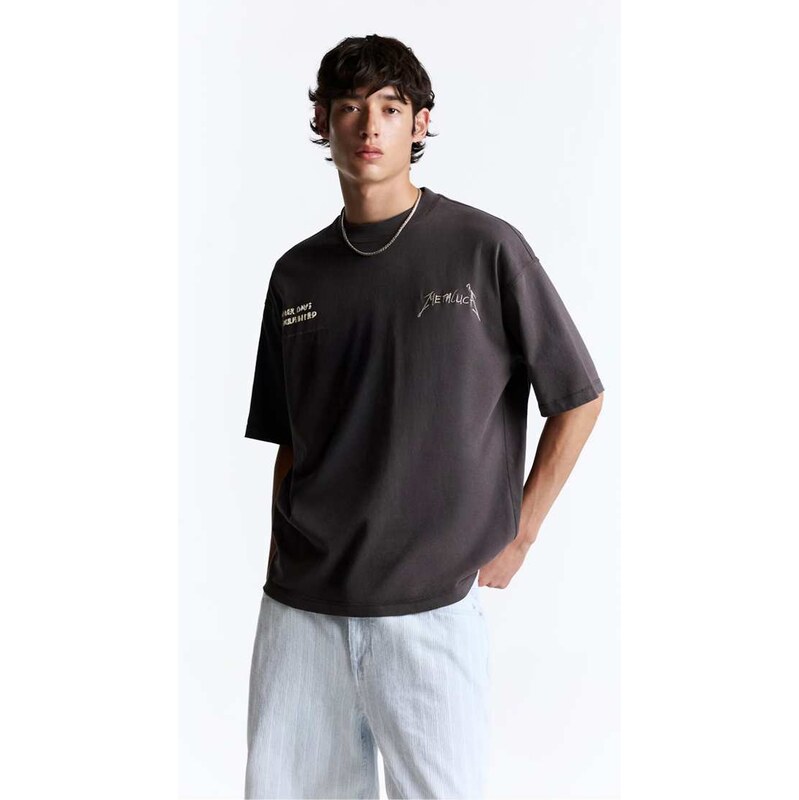 Pull&Bear Metallica t-shirt in grey