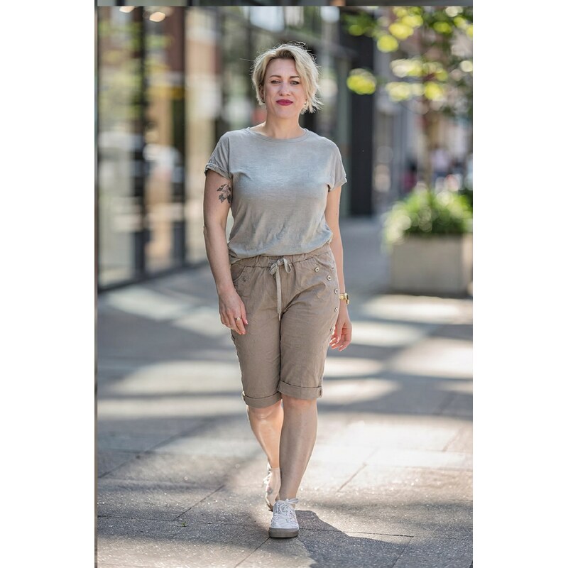 Italy fashion Pružné kraťasy LOKI short Barva: Cappuccinová,