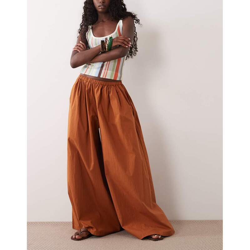 ASOS DESIGN super wide leg trousers in toffee-Brown