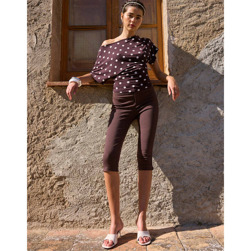 Stradivarius Bengaline capris in brown