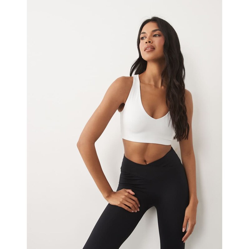 4505 active V-neck racer back medium support sports bra in white