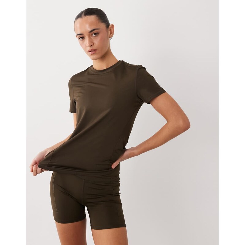 4505 Icon active quick dry performance t-shirt in coffee-Brown