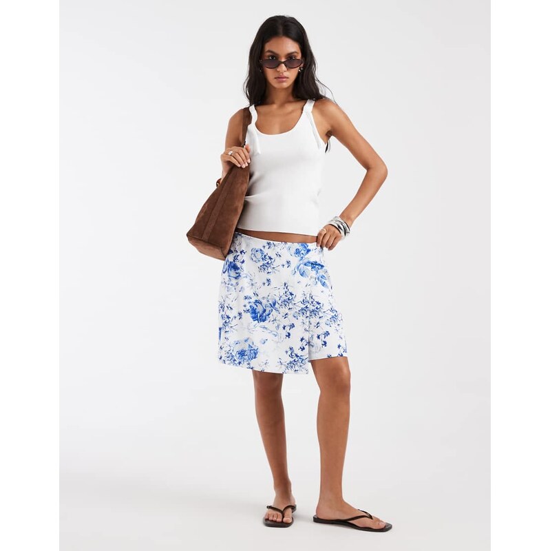 Vero Moda mid rise skort in white with blue floral print