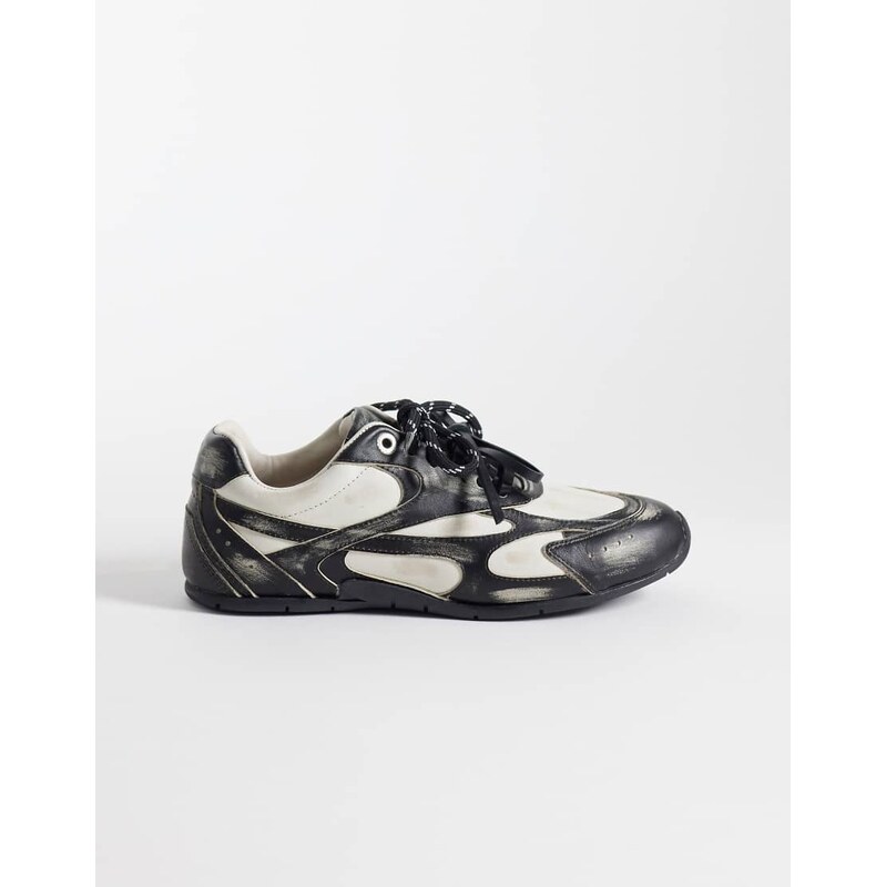 Bronx Myr-aa trainers in washed black and off white