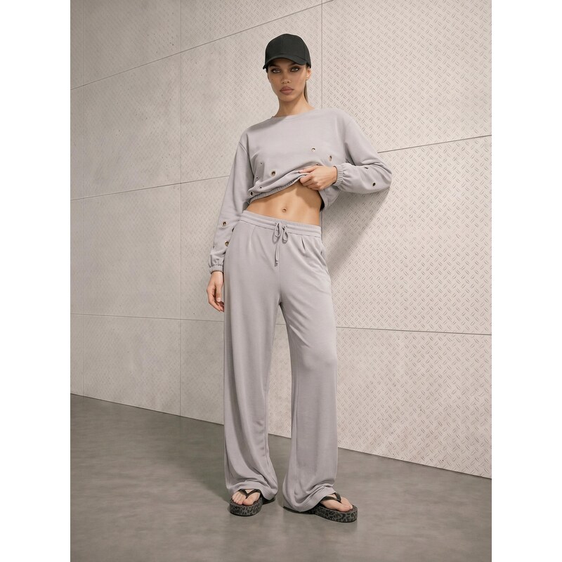 Sinsay - Krátká mikina crewneck s ozdobnými očky - šedá