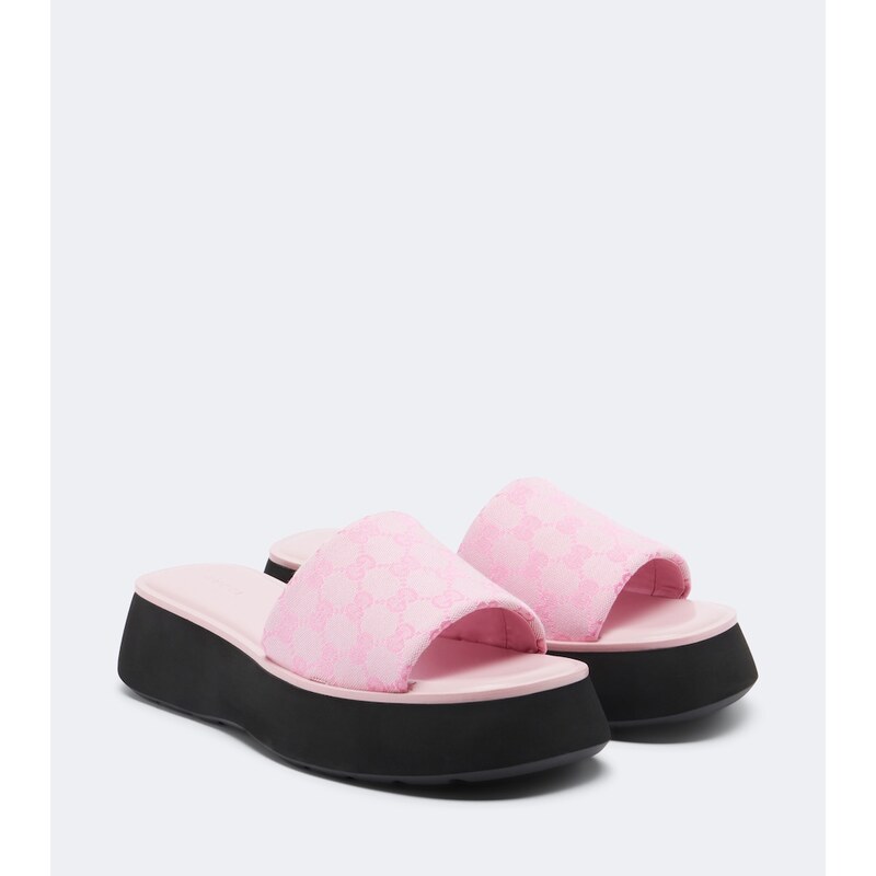 Dámské pantofle Gucci GG canvas platform slides v barvě Sat.Sugar Pink
