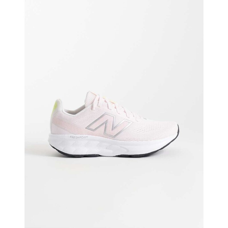 New Balance 520 trainers in pink