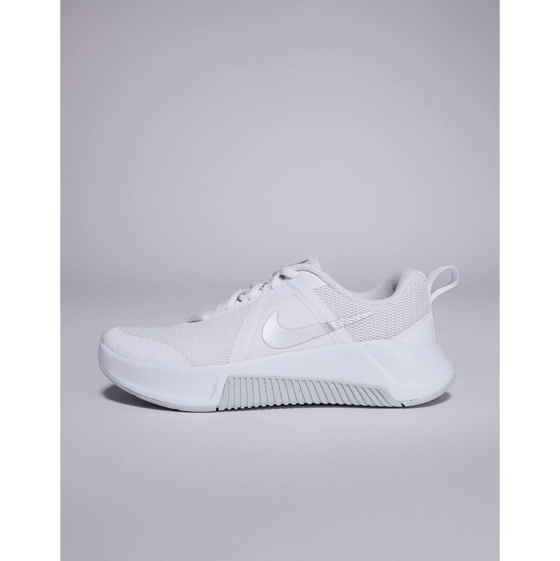 Nike Training MC 3 trainers in white