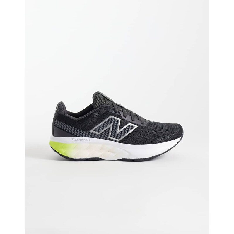 New Balance 520 trainers in black