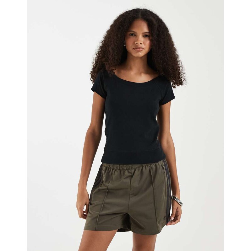 adidas Originals firebird shorts in dark khaki-Green
