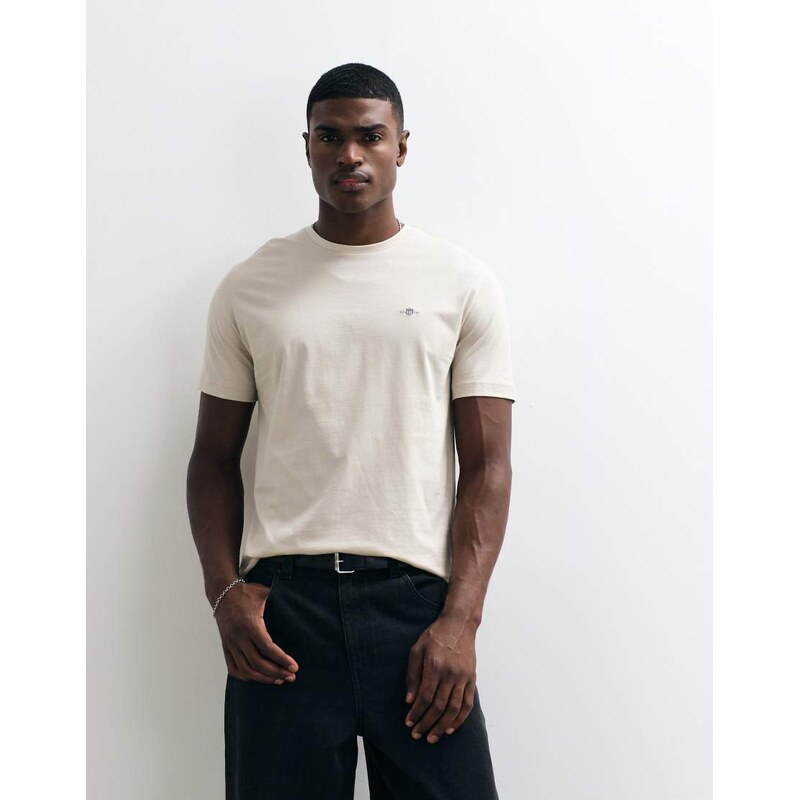 Gant regular shield short sleeve t-shirt in beige-Neutral